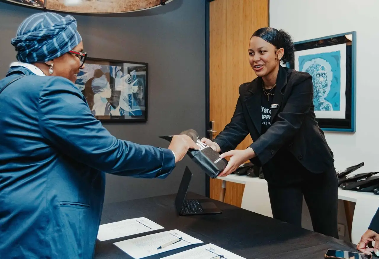 6d8cd797-193f-4516-95a8-d7c9c21b37d0