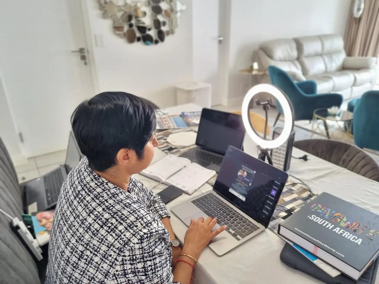 b33cbc2b-10c8-483b-aa8e-6469507b7ade